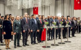 Bayraktar’dan Dikkat Çeken Köşe Yazısı: “Devlet Temsilinin Zarafeti”