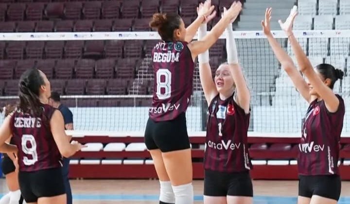 arsaVev Hatay Voleybol, Deplasmanda Galibiyetle Döndü